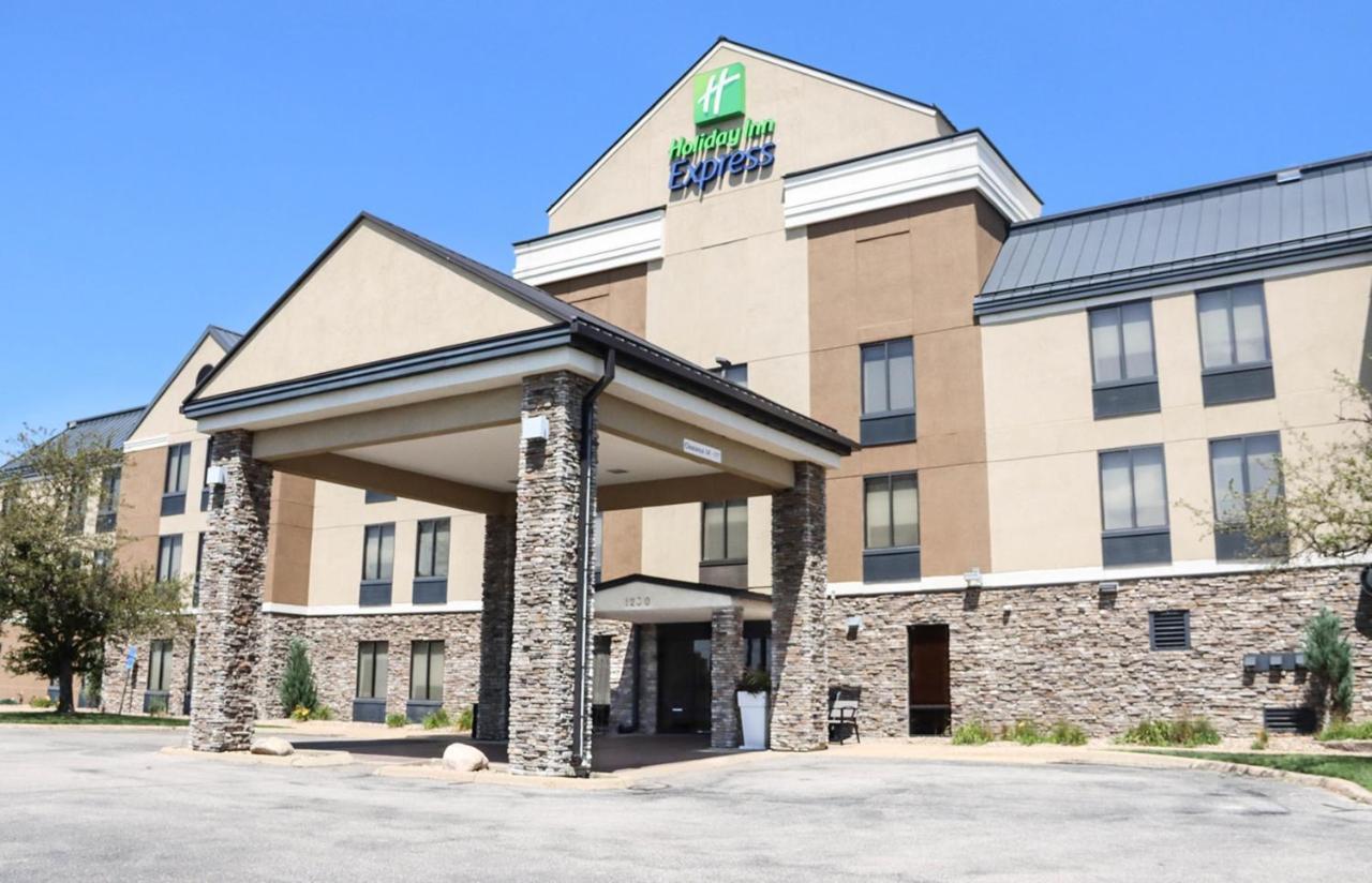 Holiday Inn Express Cedar Rapids - Collins Road By Ihg Zewnętrze zdjęcie