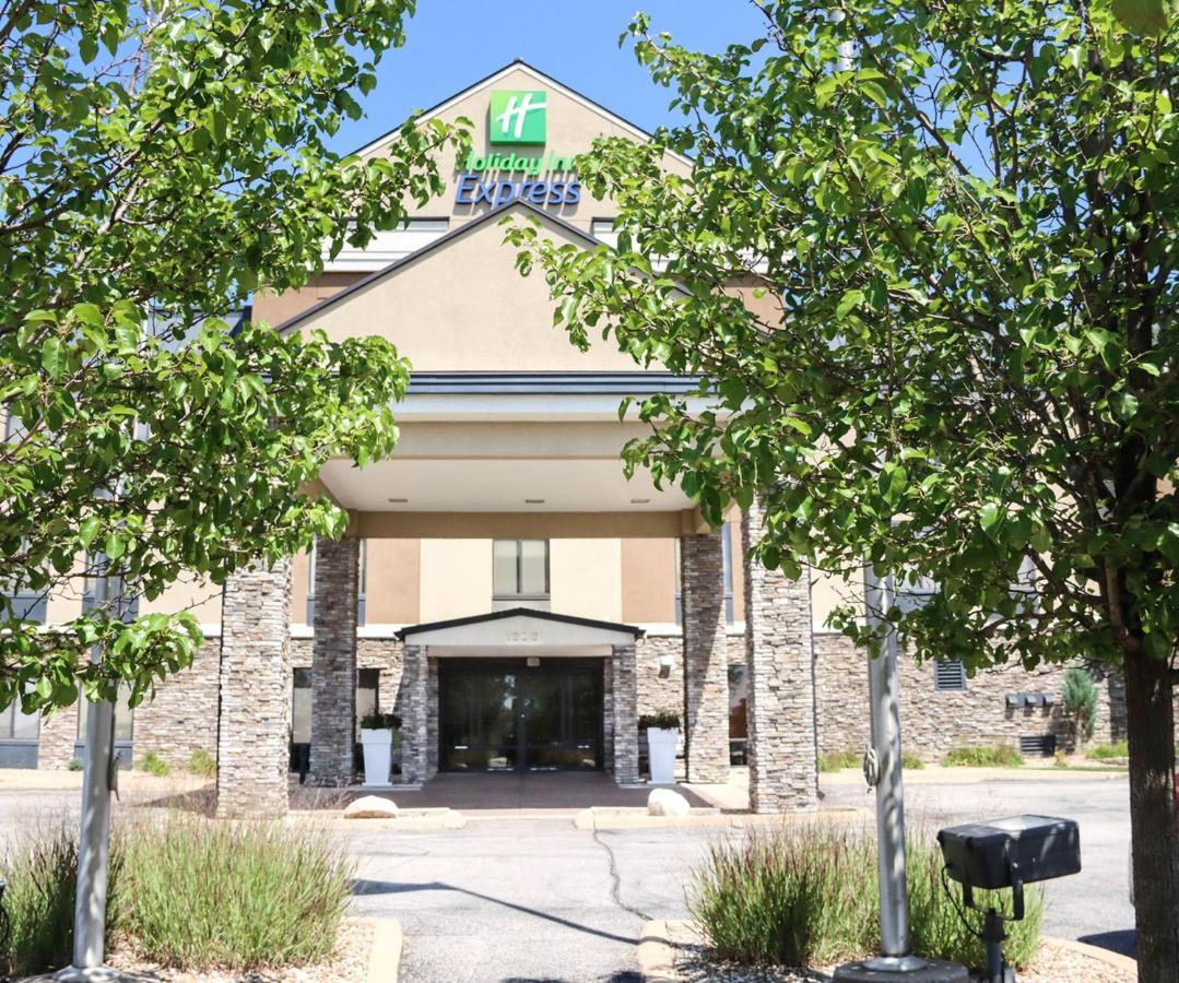 Holiday Inn Express Cedar Rapids - Collins Road By Ihg Zewnętrze zdjęcie