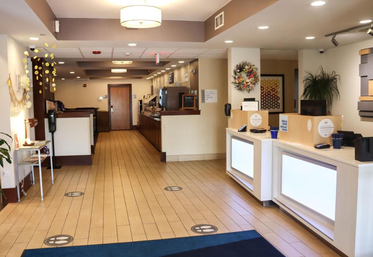 Holiday Inn Express Cedar Rapids - Collins Road By Ihg Zewnętrze zdjęcie