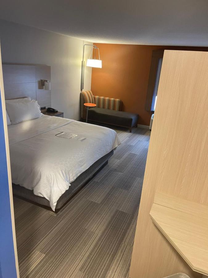 Holiday Inn Express Cedar Rapids - Collins Road By Ihg Zewnętrze zdjęcie