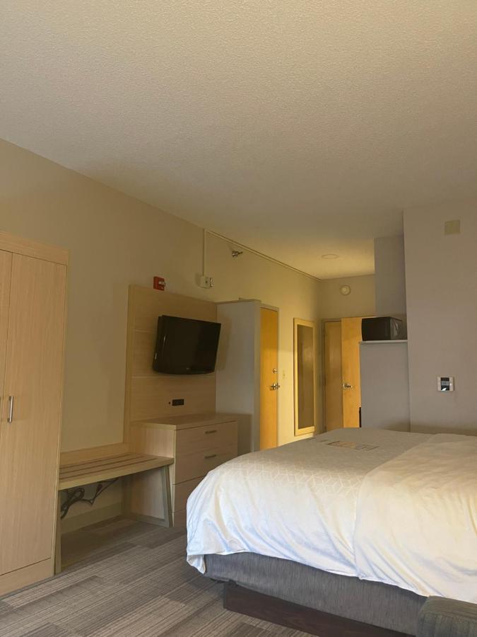 Holiday Inn Express Cedar Rapids - Collins Road By Ihg Zewnętrze zdjęcie