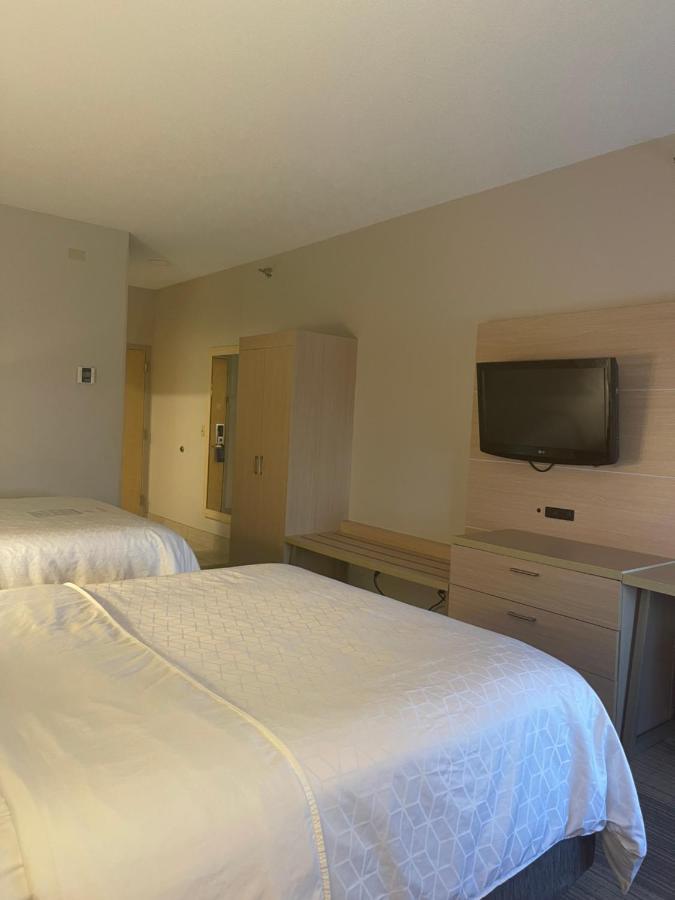 Holiday Inn Express Cedar Rapids - Collins Road By Ihg Zewnętrze zdjęcie