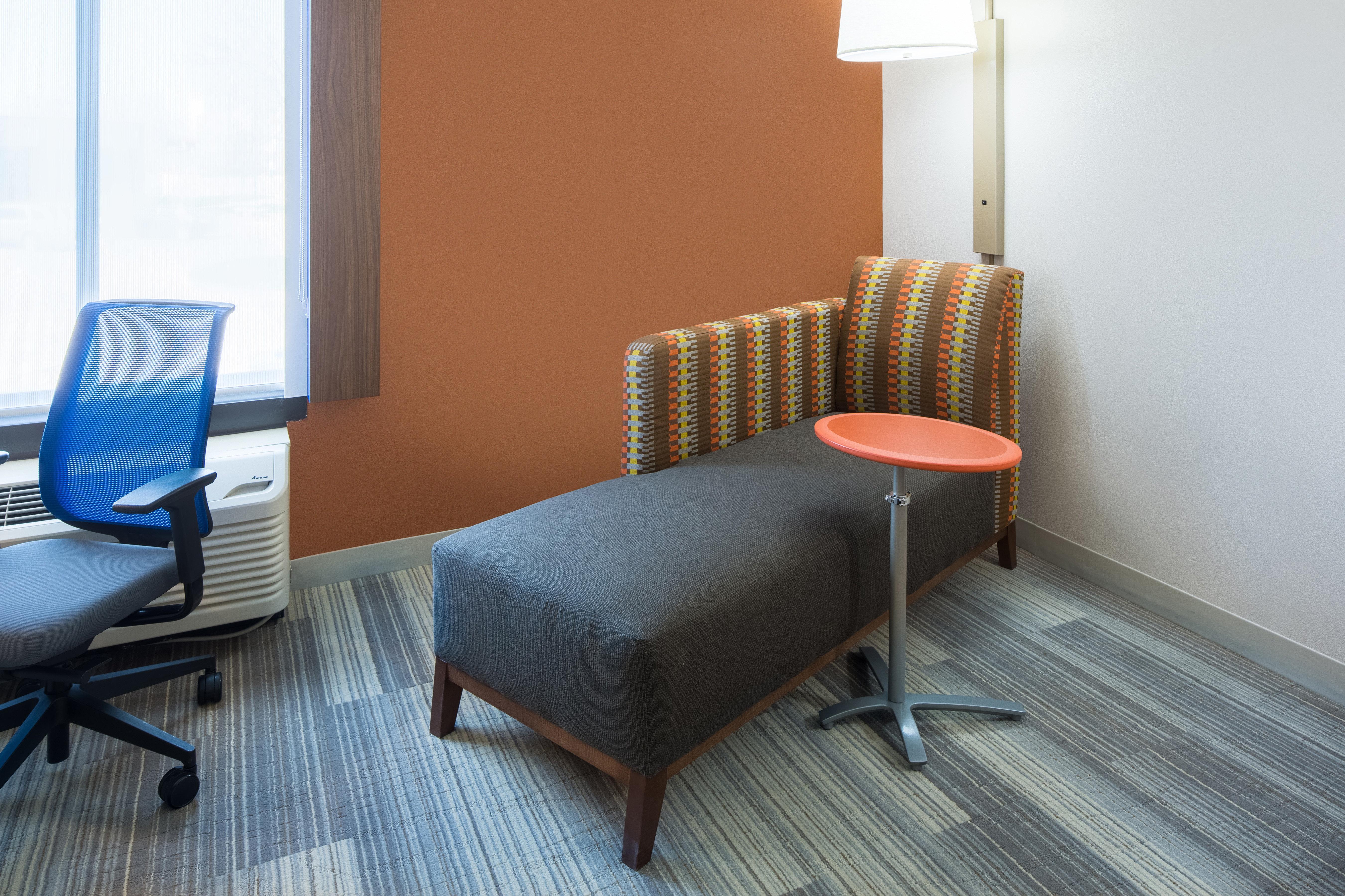Holiday Inn Express Cedar Rapids - Collins Road By Ihg Zewnętrze zdjęcie