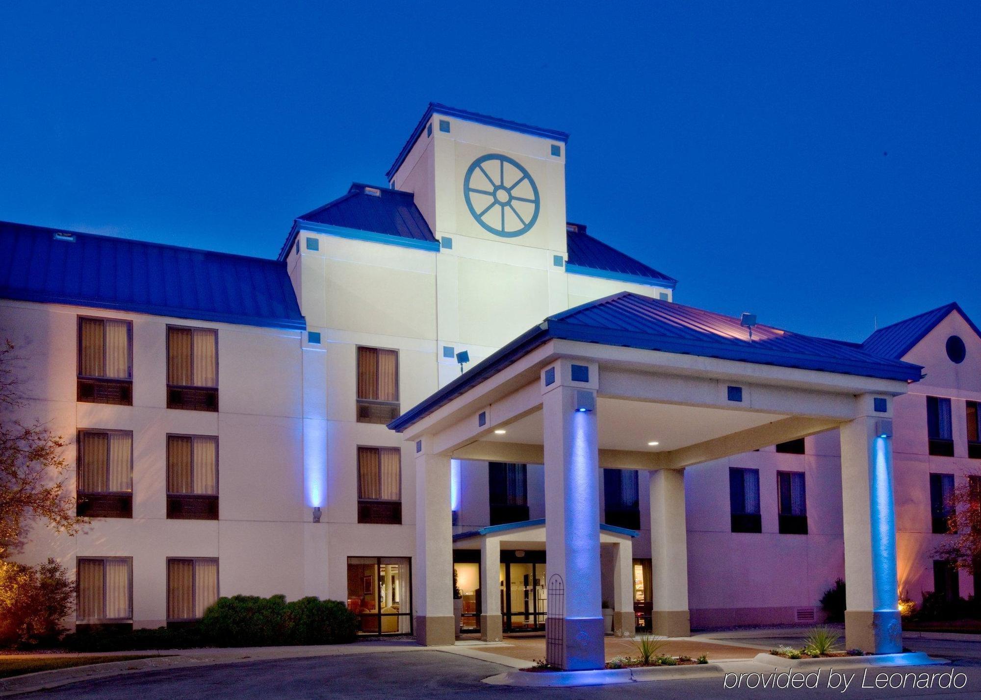 Holiday Inn Express Cedar Rapids - Collins Road By Ihg Zewnętrze zdjęcie